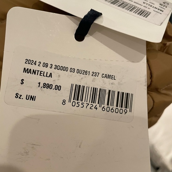 Moncler Camel Cape with Logo - Picture 7 of 9